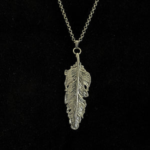 ossua-et-acroamata-jewelery-gothic-goth-gothic-witch-witches-magic-hexe-memento-mori-sterling-silver-925-Raven-Feather-Necklace
