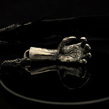 Load image into Gallery viewer, ossua-et-acroamata-jewelery-gothic-goth-gothic-witch-witches-magic-hexe-memento-mori-sterling-silver-925-The-Conjuress-Necklace