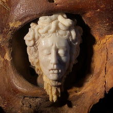 Load image into Gallery viewer, ossua-et-acroamata-jewelery-gothic-goth-greek-mythology-memento-mori-bone-hand-craved-antler-deerantler-Medusa-Lament-Ring