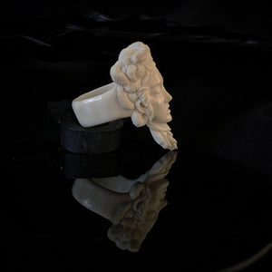 ossua-et-acroamata-jewelery-gothic-goth-memento-mori-italian-Renaissance-bone-hand-craved-antler-deerantler-Head-of-Medusa-Ring-Cellini-Version