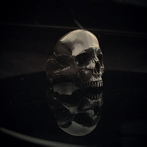 ossua-et-acroamata-jewelery-gothic-goth-memento-mori-night_marble_skull-ring