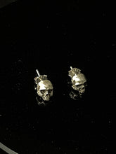 Load image into Gallery viewer, ossua-et-acroamata-jewelery-gothic-goth-memento-mori-sterling-silver-925-Skull-earplugs-ear-plugs