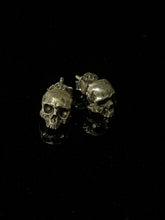 Load image into Gallery viewer, ossua-et-acroamata-jewelery-gothic-goth-memento-mori-sterling-silver-925-Skull-earplugs-ear-plugs