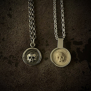 ossua-et-acroamata-jewelery-gothic-goth-memento-mori-sterling-silver 925 memento mori necklace bone edition comparison with silver version