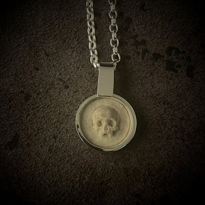 ossua-et-acroamata-jewelery-gothic-goth-memento-mori-sterling-silver-925-memento-mori-necklace-bone-edition