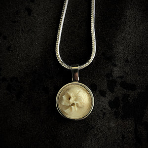 ossua-et-acroamata-jewelery-gothic-goth-memento-mori-sterling-silver-925_memento-mori-necklace-bone-edition