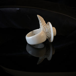 ossua-et-acroamata-jewelery-gothic-goth-mythology-spirit-spirituality-medieval-memento-mori-skulls-bone-hand-craved-antler-deerantler-Black-Death-Ring
