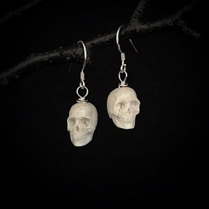 ossua-et-acroamata-jewelery-gothic-goth-mythology-spirit-spirituality-medieval-memento-mori-skulls-ear-rings-bone-hand-craved-antler-deerantler-Skull-Earhooks