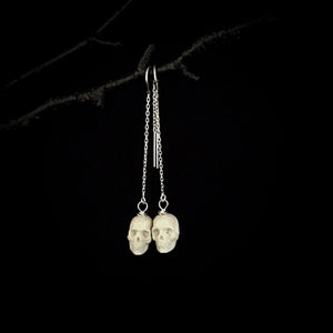 ossua-et-acroamata-jewelery-gothic-goth-mythology-spirit-spirituality-medieval-memento-mori-skulls-ear-rings-bone-hand-craved-antler-deerantler-Skull-Earrings