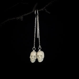 ossua-et-acroamata-jewelery-gothic-goth-mythology-spirit-spirituality-medieval-memento-mori-skulls-ear-rings-bone-hand-craved-antler-deerantler-Skull-Earrings