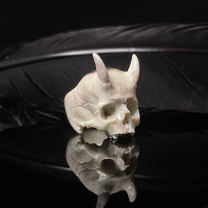 White Skull Ring | Ossua et Acromata Rings | OSSUA et ACROMATA