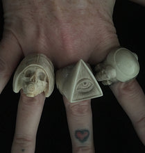 Load image into Gallery viewer, ossua-et-acroamata-jewelery-gothic-goth-occult-demon-memento-mori-mythology-conspiracy-cults-cult-bone-hand-craved-antler-deerantler-Illuminati-Sigil-Ring