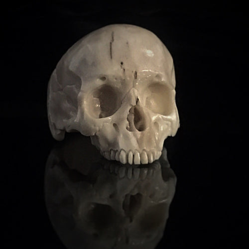 ossua-et-acroamata-jewelery-gothic-goth-pirates-mythology-memento-mori-skulls-bone-hand-craved-antler-deerantler-Skull-Ring-normal