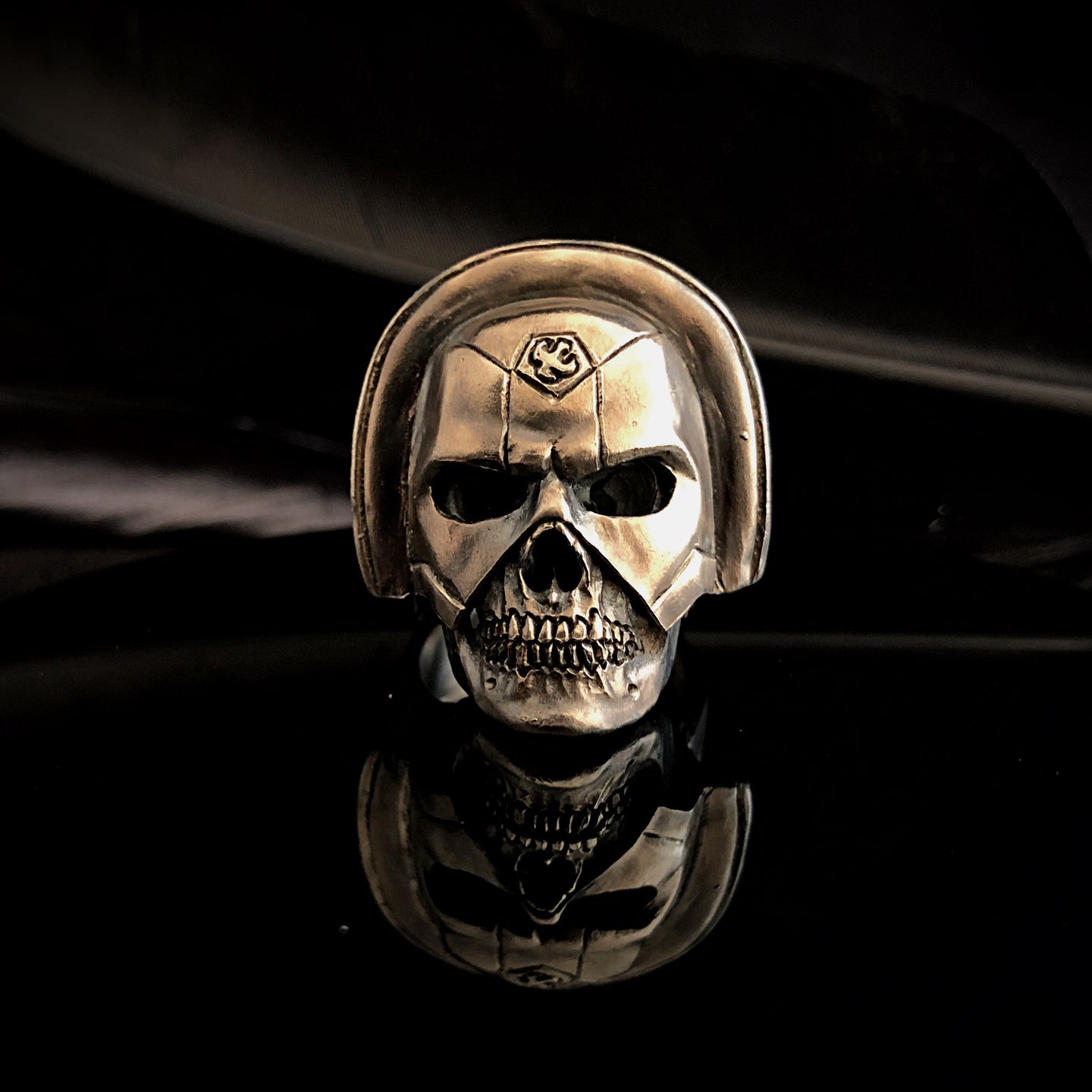 ossua-et-acroamata-jewelery-movie-props-trivia-gothic-goth-gothic-HBI-DC-memento-mori-sterling-silver-925-Peacemaker-Ring