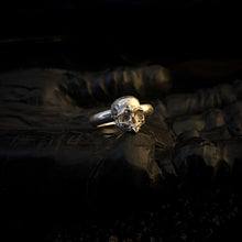 Load image into Gallery viewer, ossua-et-acroamata-jewelery-movie-props-trivia-gothic-goth-gothic-memento-mori-sterling-silver-925-Nosferatu-stacker-ring