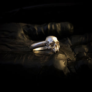 ossua-et-acroamata-jewelery-movie-props-trivia-gothic-goth-gothic-memento-mori-sterling-silver-925-Vampyre-stacker-ring