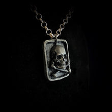 Load image into Gallery viewer, ossua-et-acroamata-jewelery-movie-props-trivia-gothic-goth-gothic-pirate-pirates-memento-mori-sterling-silver-925-Jolly-Roger-Necklace