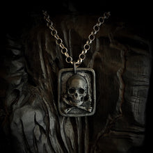 Load image into Gallery viewer, ossua-et-acroamata-jewelery-movie-props-trivia-gothic-goth-gothic-pirate-pirates-memento-mori-sterling-silver-925-Jolly-Roger-Necklace