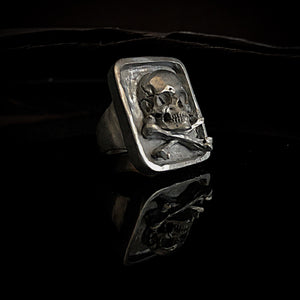 Jolly Roger Ring | Sterling Silver Skull Ring | OSSUA et ACROMATA