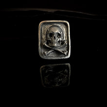 Load image into Gallery viewer, ossua-et-acroamata-jewelery-movie-props-trivia-gothic-goth-gothic-pirate-pirates-memento-mori-sterling-silver-925-Jolly-Roger-Ring