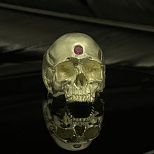 Load image into Gallery viewer, Gothic Skull Ring | Evil Skull Ring | OSSUA et ACROMATA