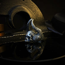 Load image into Gallery viewer, Skull Horn Ring | Skull Ring Steel | OSSUA et ACROMATA