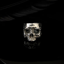 Load image into Gallery viewer, ossua-et-acroamata-jewelery-mythology-myth-gothic-goth-gothic-memento-mori-sterling-silver-925-Death-Mask-Ring