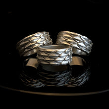Load image into Gallery viewer, Dragon Scale Ring | Black Scale Ring | OSSUA et ACROMATA