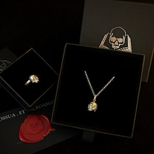 ossua-et-acroamata-jewelery-mythology-myth-gothic-goth-gothic-memento-mori-sterling-silver-925-vamyre-skull-necklace