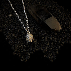 ossua-et-acroamata-jewelery-mythology-myth-gothic-goth-gothic-memento-mori-sterling-silver-925-zombie-skull-necklace